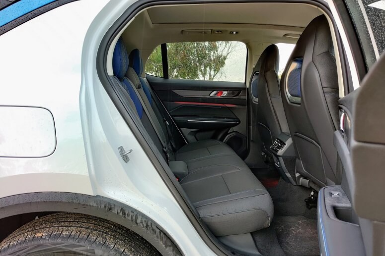 לינק אנד קו 01